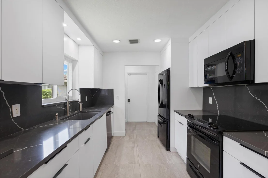 Photo of 5494 Pine Creek