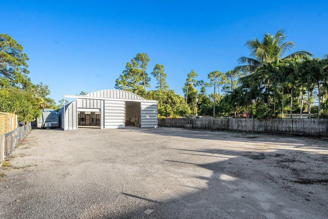 Photo of 5104 2nd Road