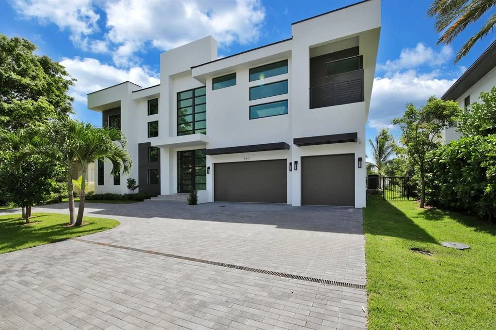 Photo of 960 Banyan Drive