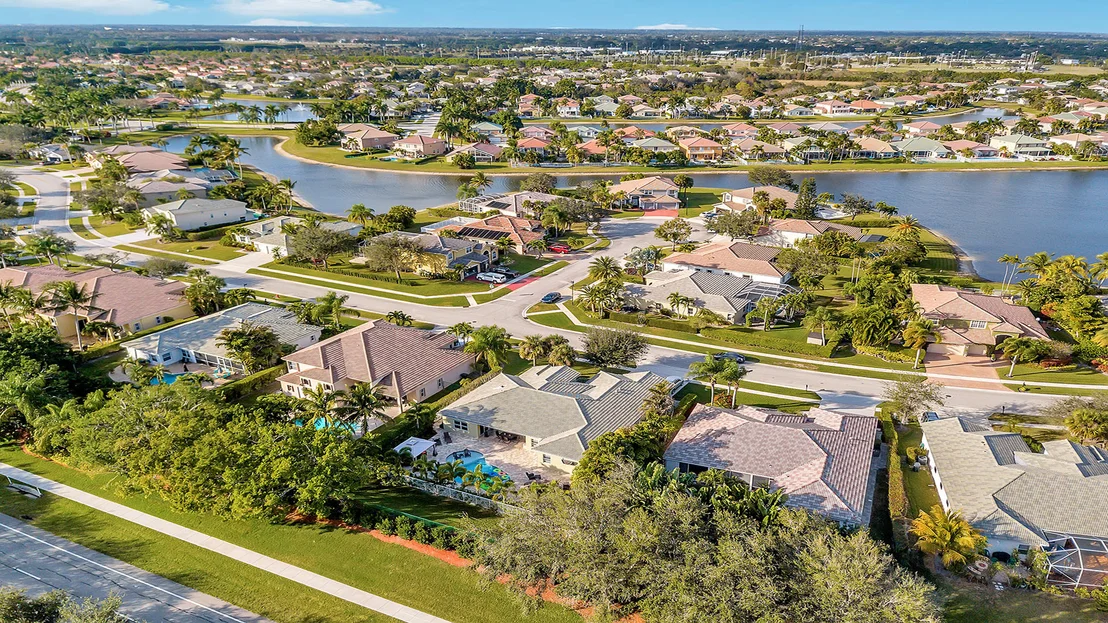Photo of 11272 Edgewater Circle