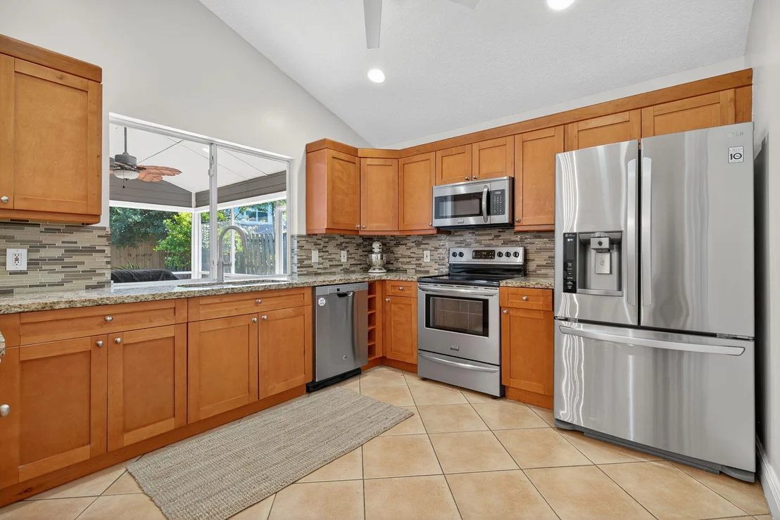 Photo of 6110 Adams Street