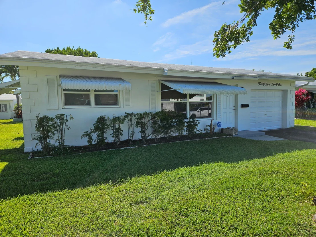 Photo of 2521 N Cypress Road