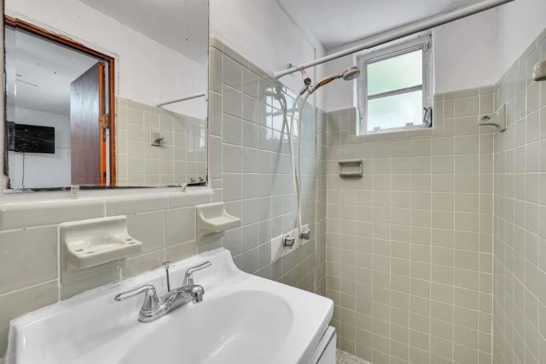 Photo of 415 Flagami Boulevard