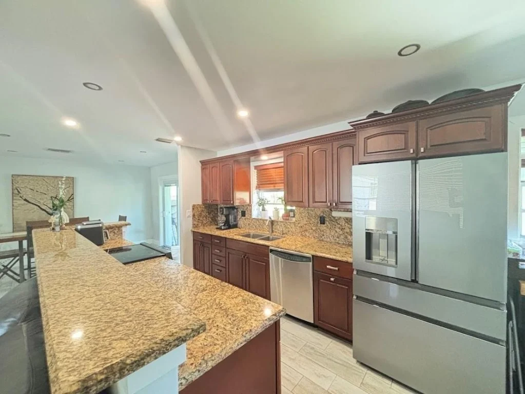Photo of 11223 Sunset Boulevard