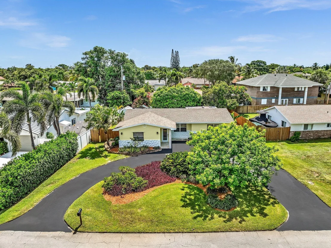 Photo of 633 Heron Drive