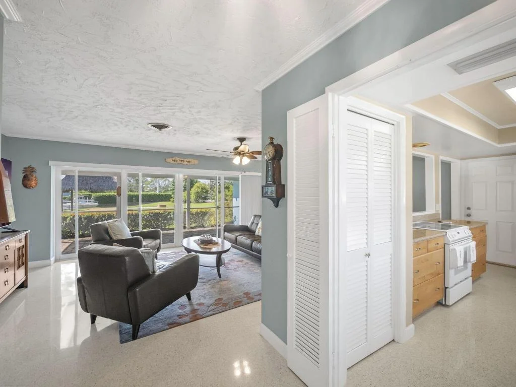 Photo of 1580 NW Lakeside Trail
