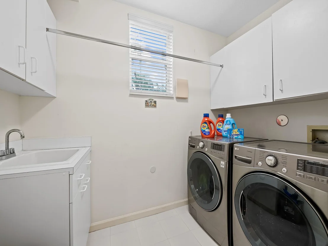 Photo of 2548 Bay Pointe Drive