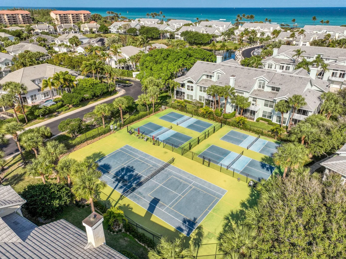 Photo of 1304 Mainsail Circle