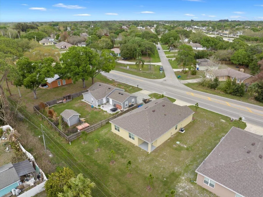 Photo of 1072 Roseland Road