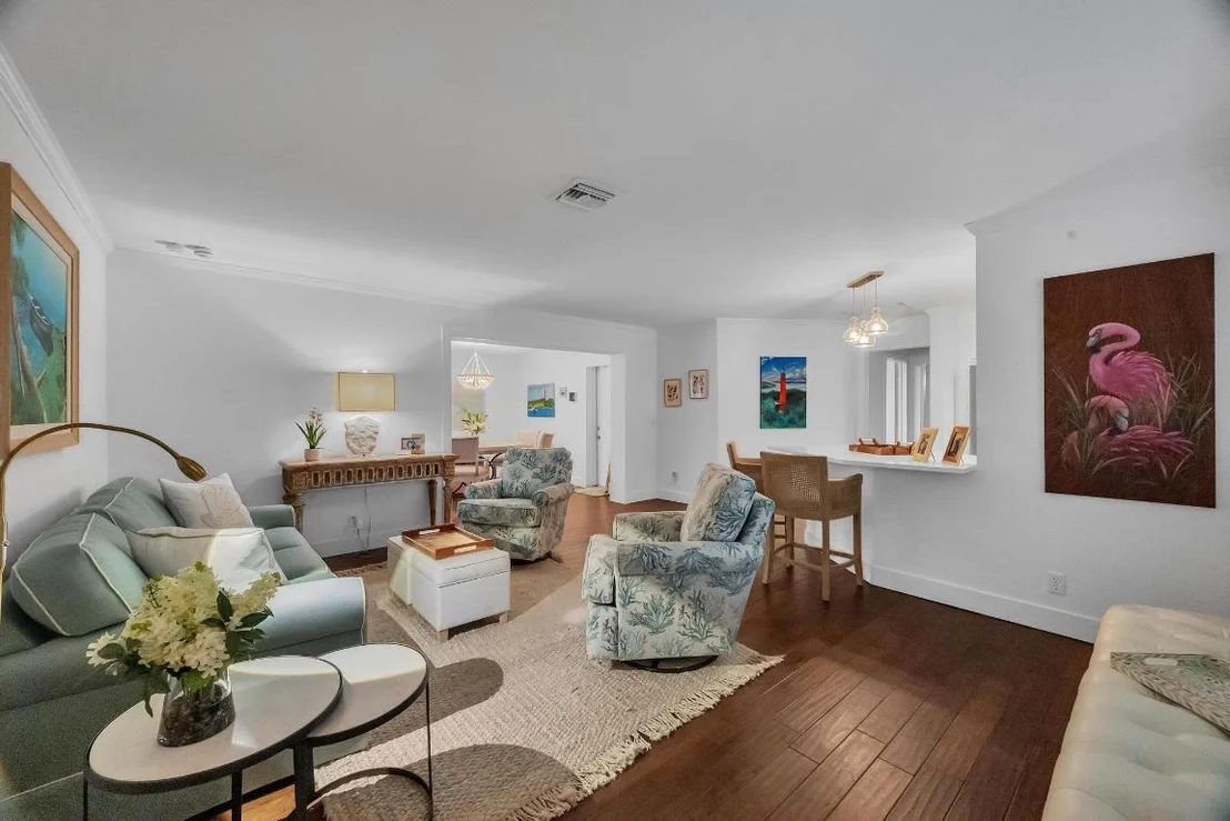 Photo of 924 Pompano Drive