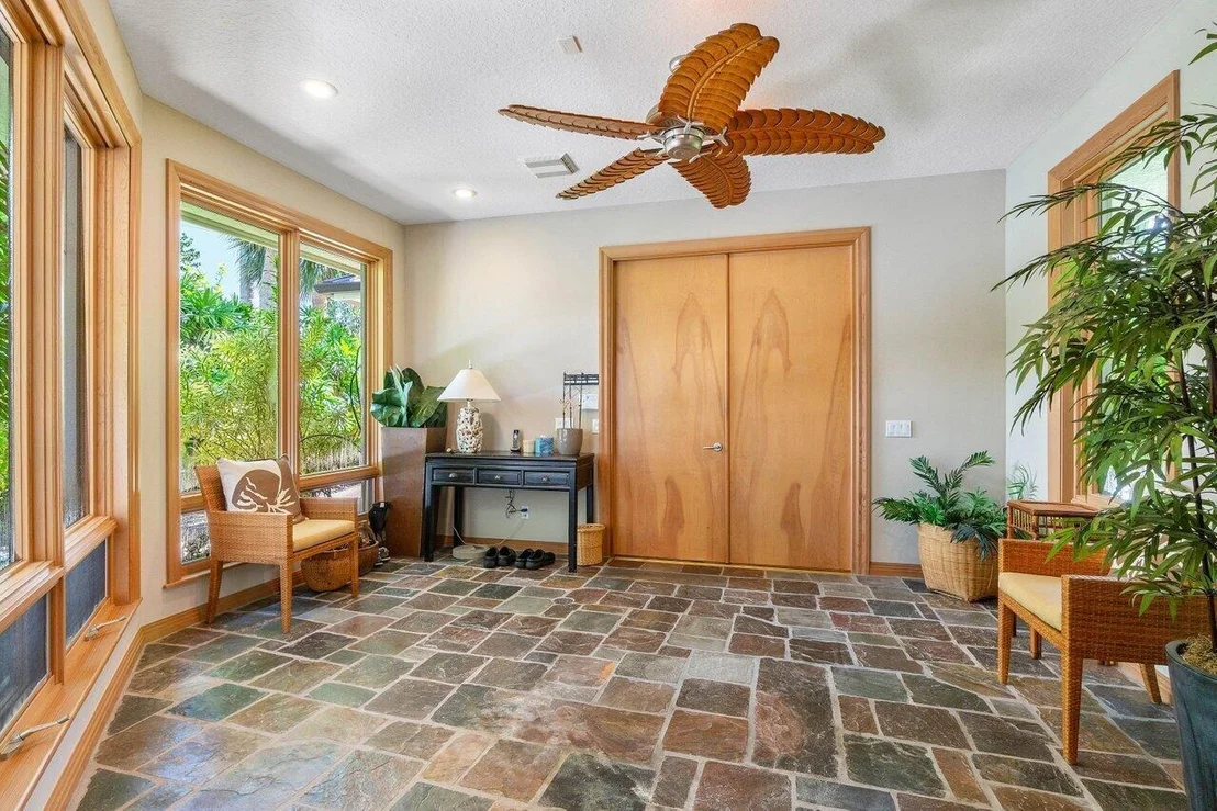 Photo of 6400 SE Inlet Way