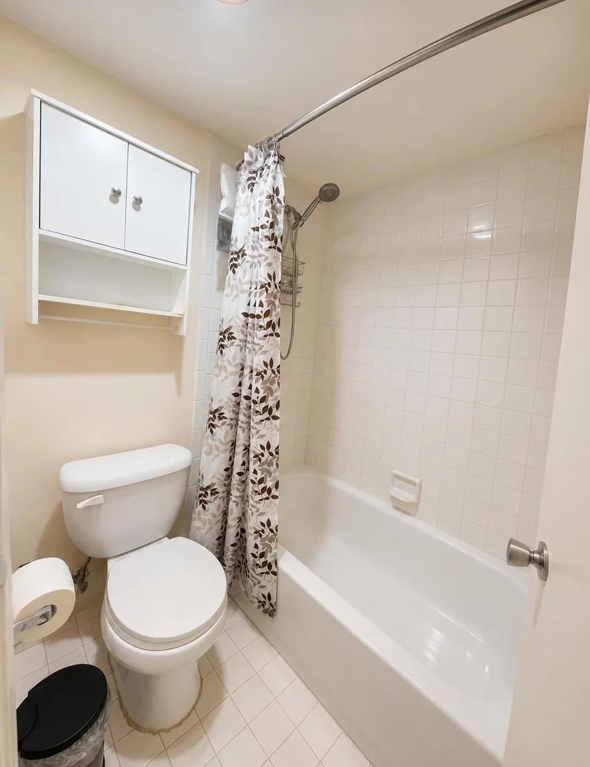 Photo of Unit F2 at 1901 Bermuda Circle