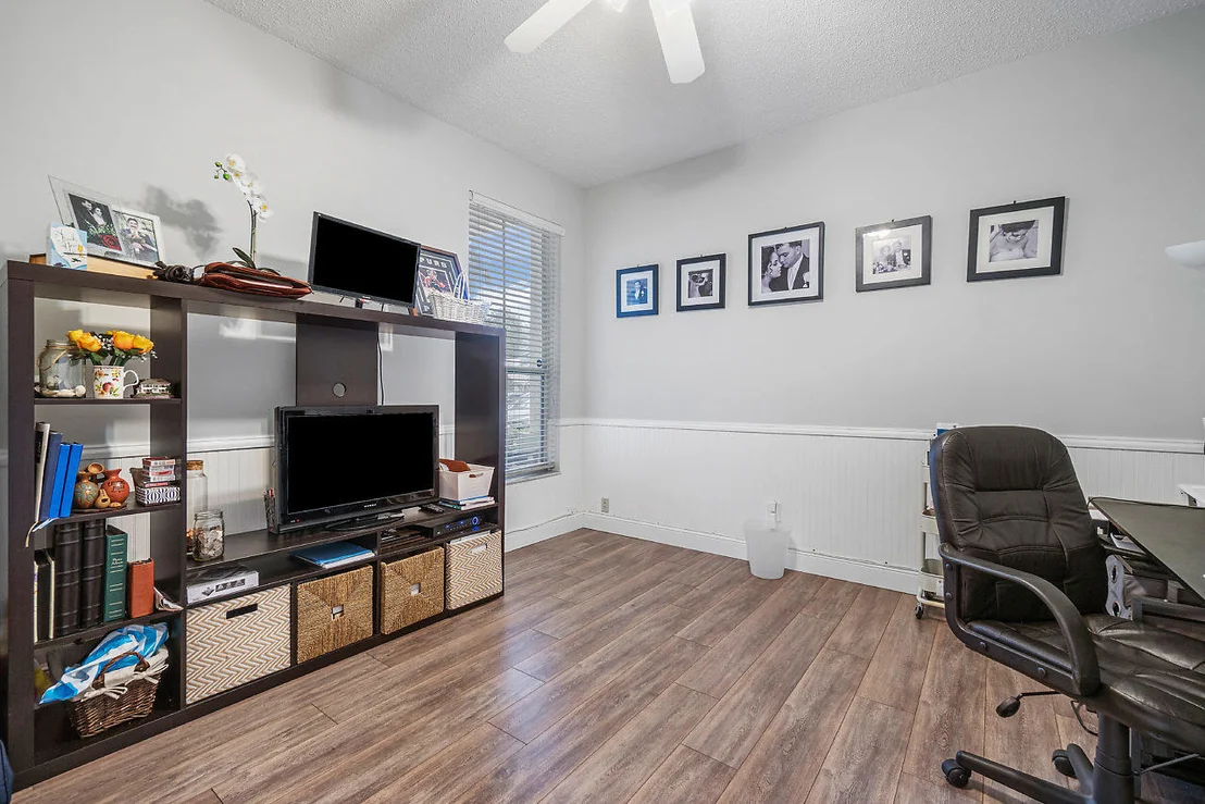 Photo of 7869 Manor Forest Lane