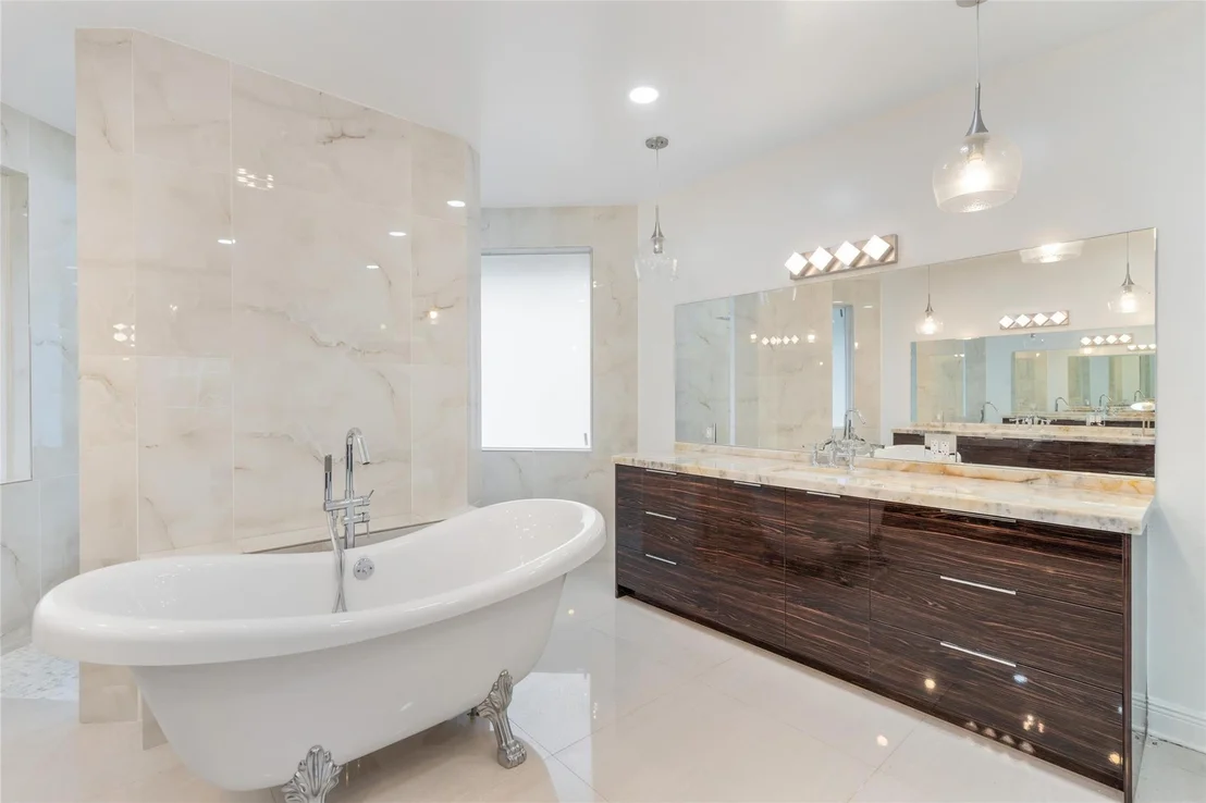 Photo of 6805 NW 70th Place