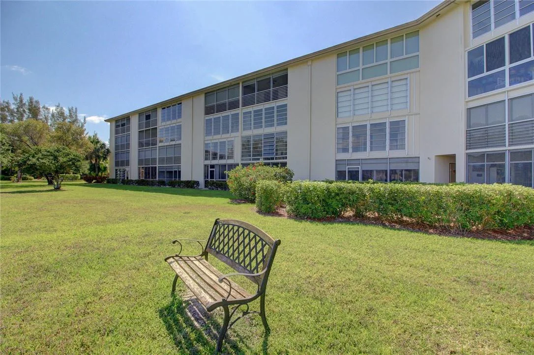 Photo of Unit D1 at 1903 Bermuda Circle