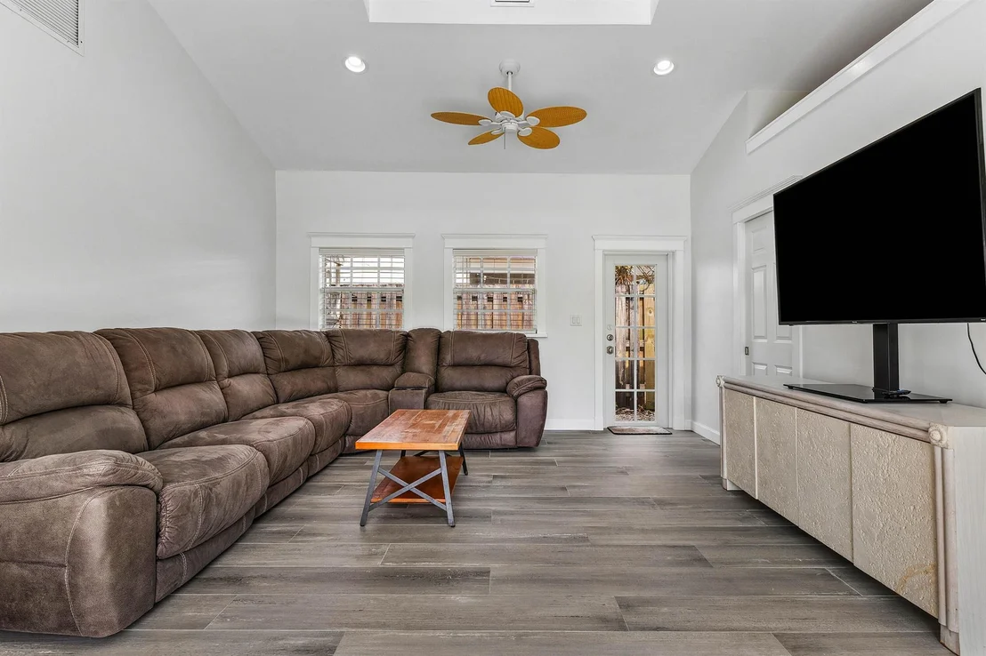 Photo of 165 Lakeside Drive