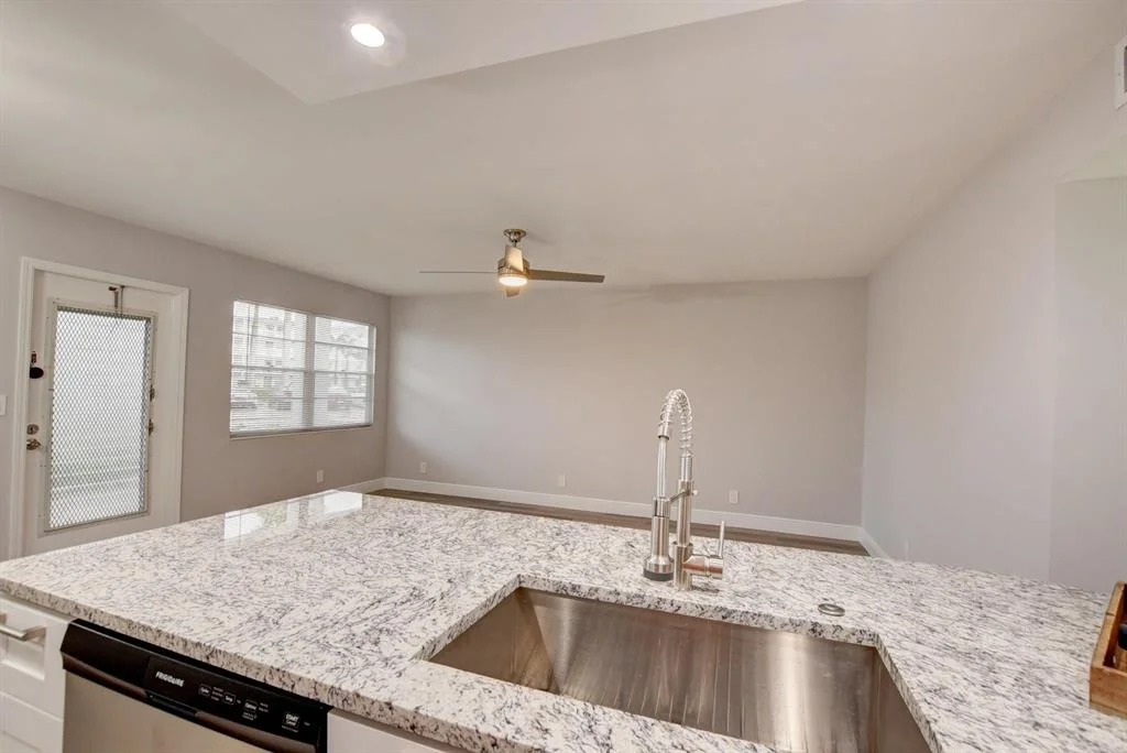Photo of 1066 Exeter D