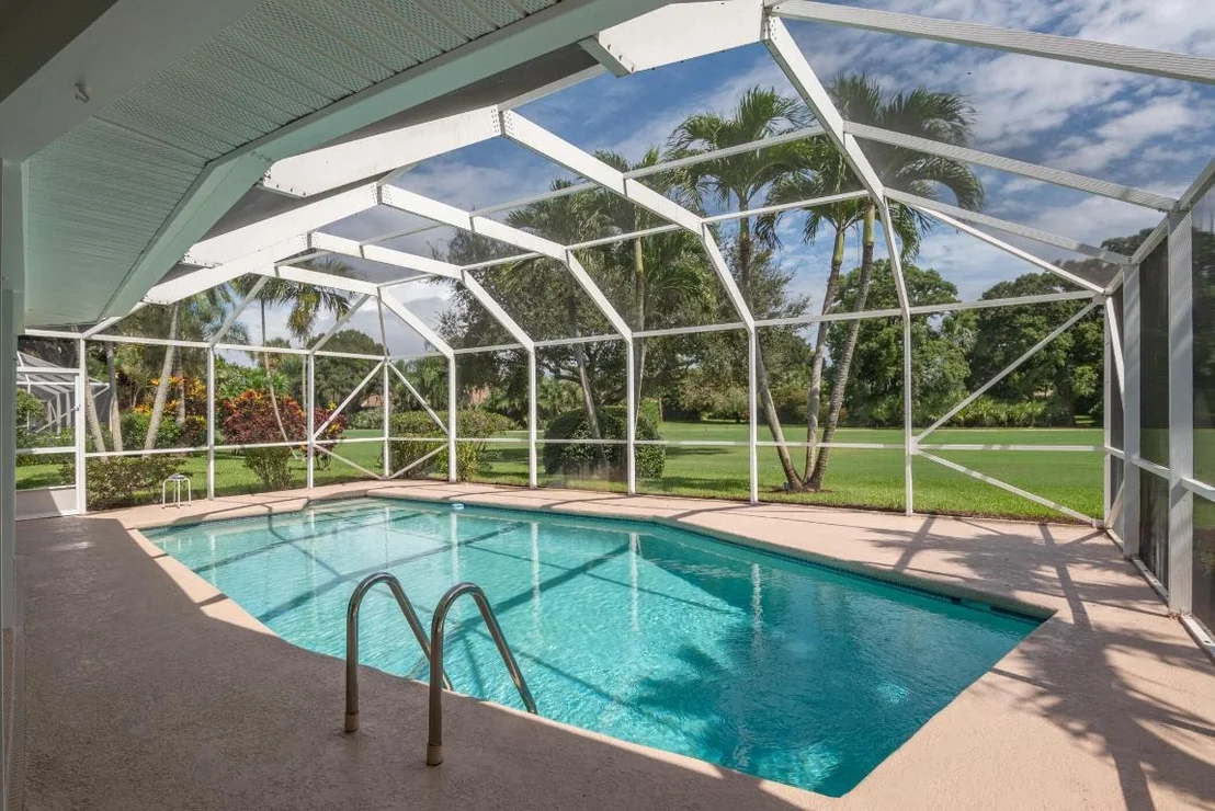 Photo of 2811 SE Fairway W