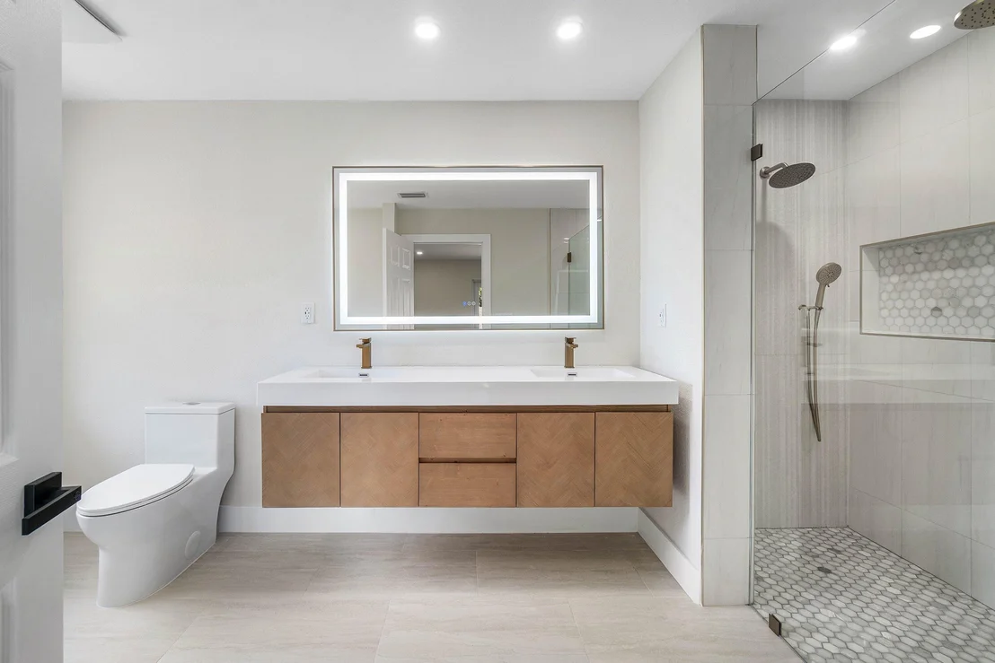 Photo of 4879 LINCOLN Road