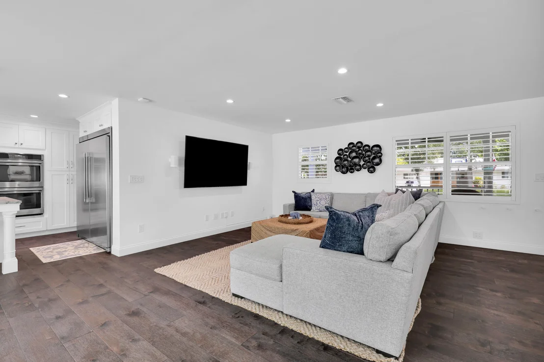 Photo of 8 WINDSOR Road W