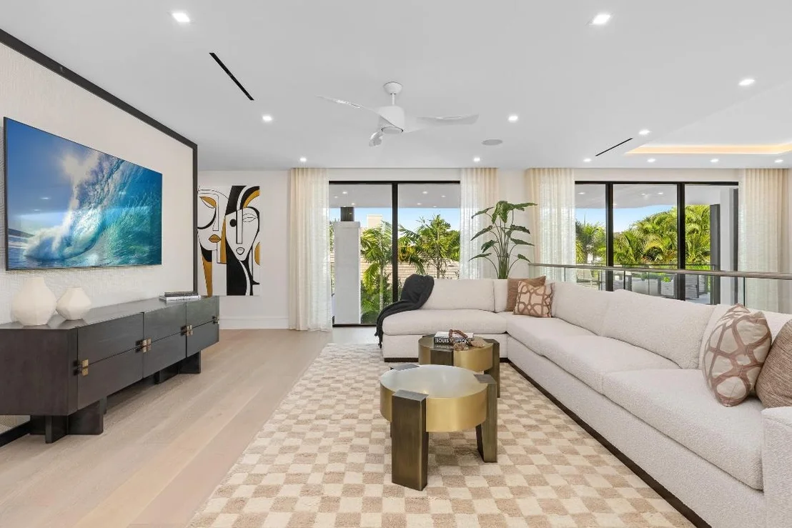 Photo of 2498 Queen Palm Road