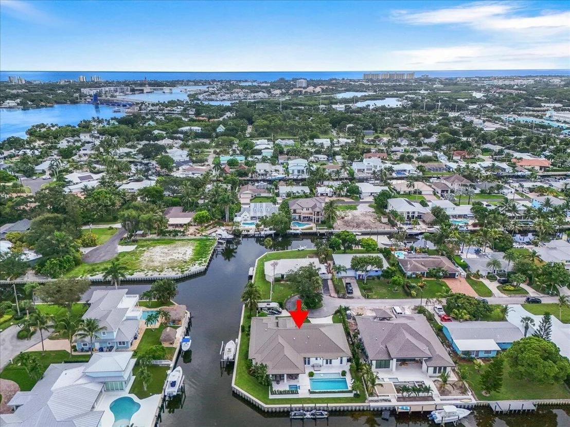 Photo of 934 N Loxahatchee Drive