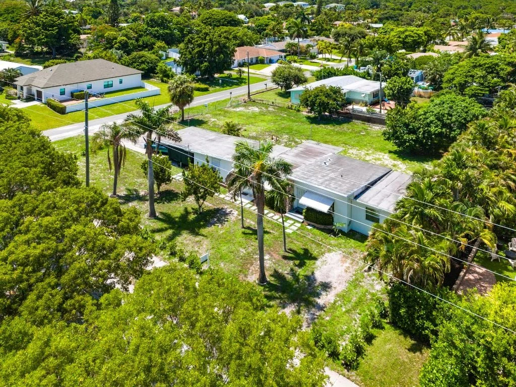 Photo of 335 Gulfstream Boulevard