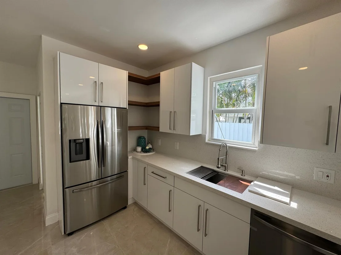 Photo of 418 Colonial Road