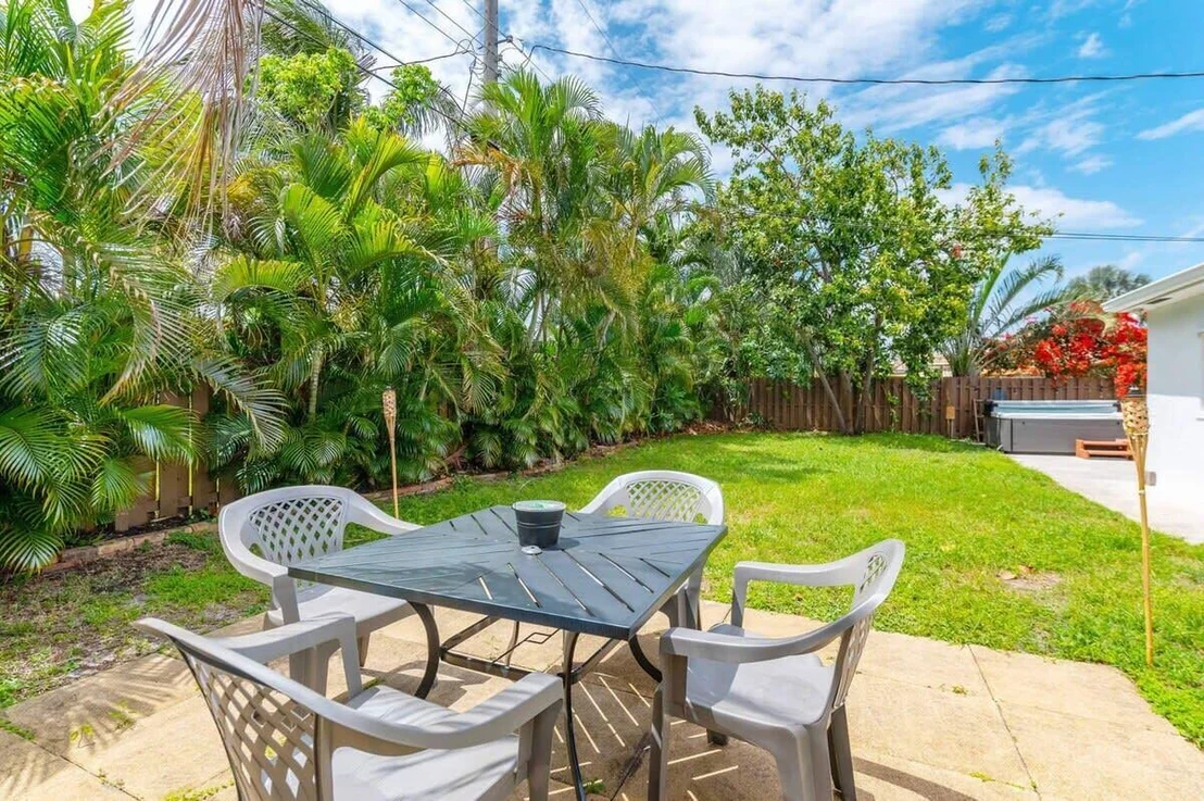 Photo of 1183 SE 1st Way