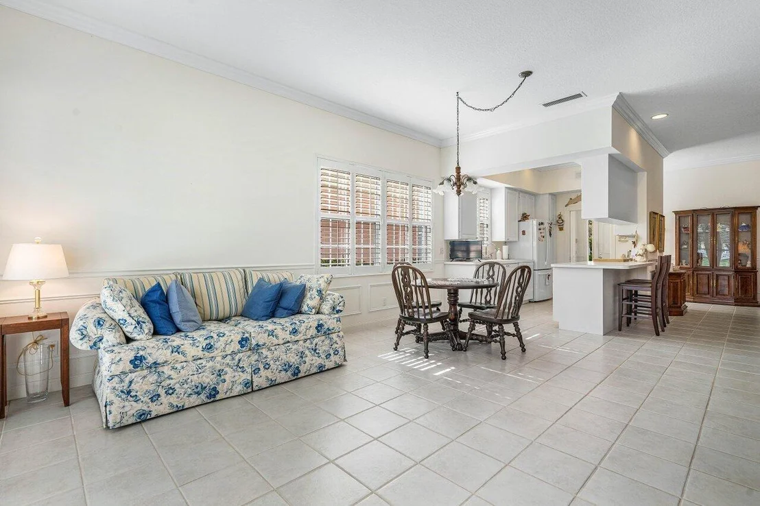 Photo of 4775 Lakeland Drive
