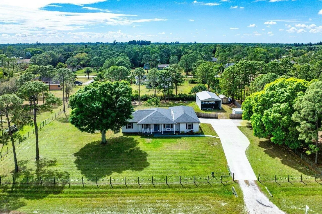 Photo of 18312 Orange Grove Boulevard