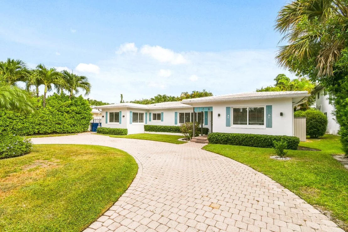 Photo of 1182 Beach Road