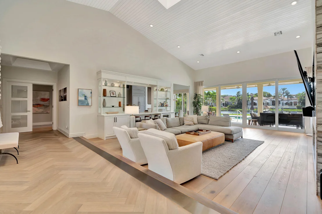 Photo of 185 Island Drive