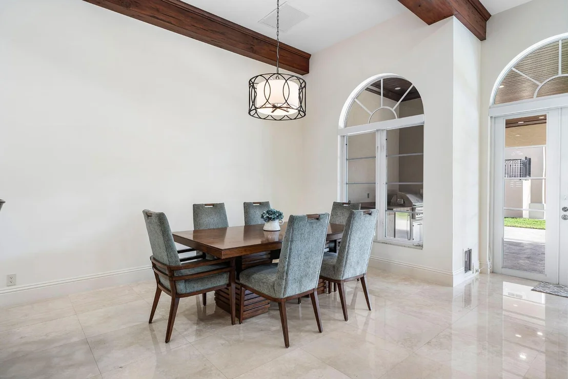 Photo of 384 Royal Palm Way