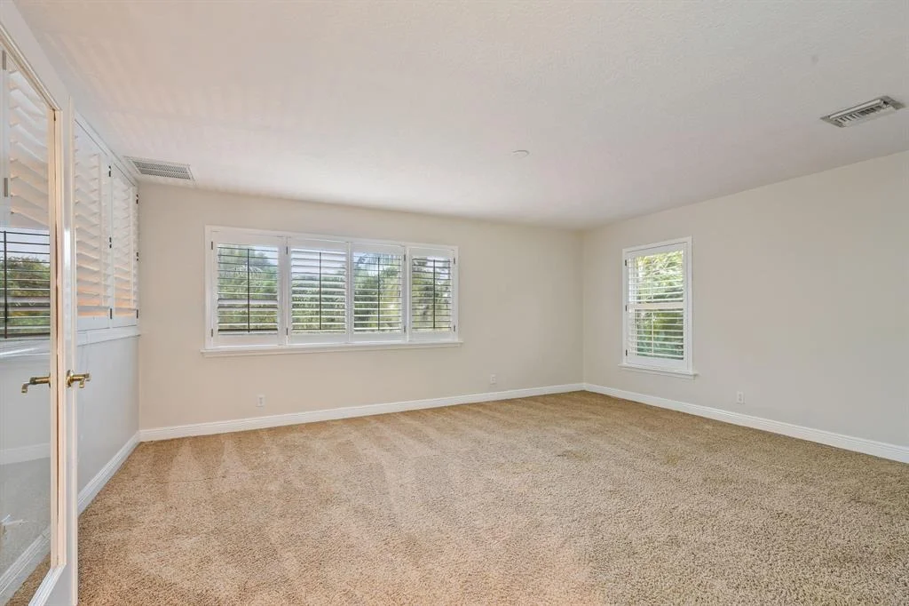 Photo of 352 Kingfisher Drive