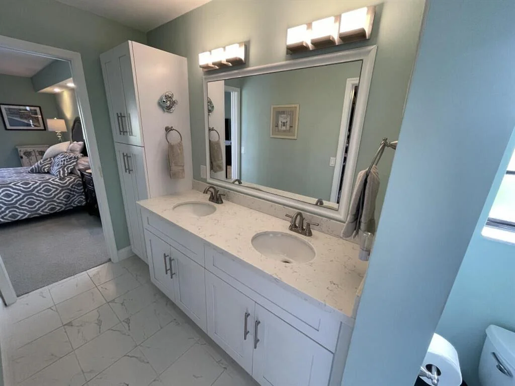 Photo of Unit F at 701 Pinecrest Circle