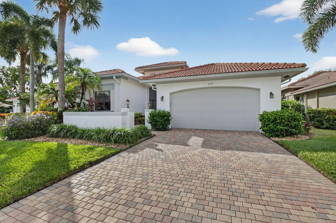 Photo of 9237 Isles Cay Drive