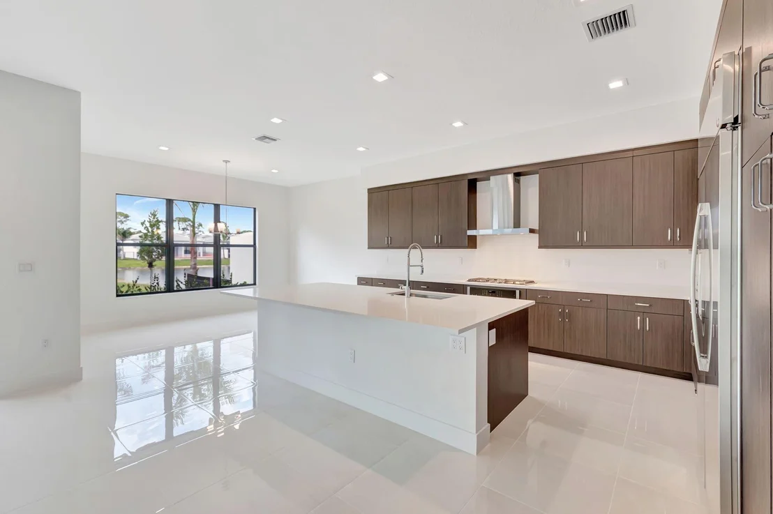 Photo of 9436 Riverside Park Drive