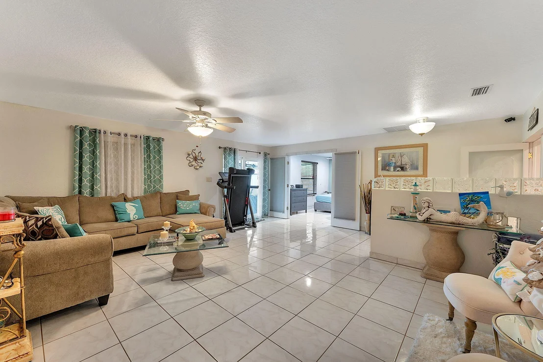 Photo of 249 SW 9th Circle