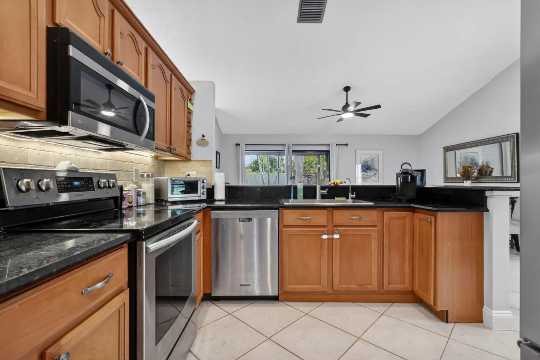 Photo of 5875 Sun Pointe Circle