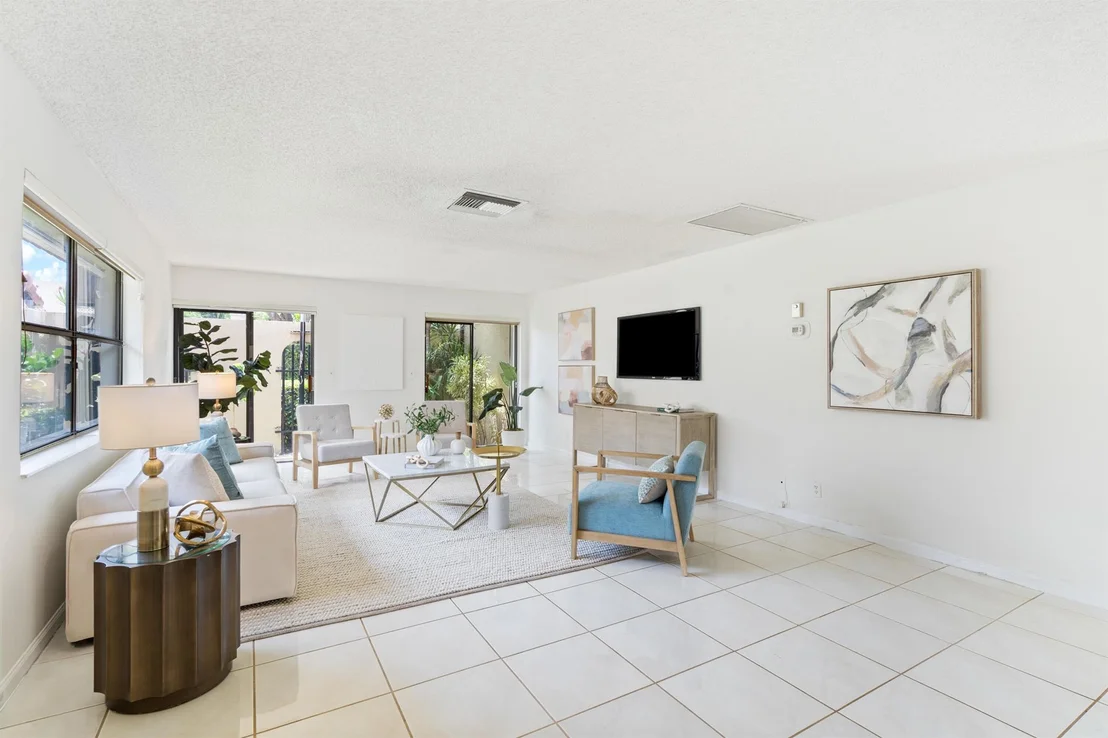 Photo of 3579 Commodore Circle