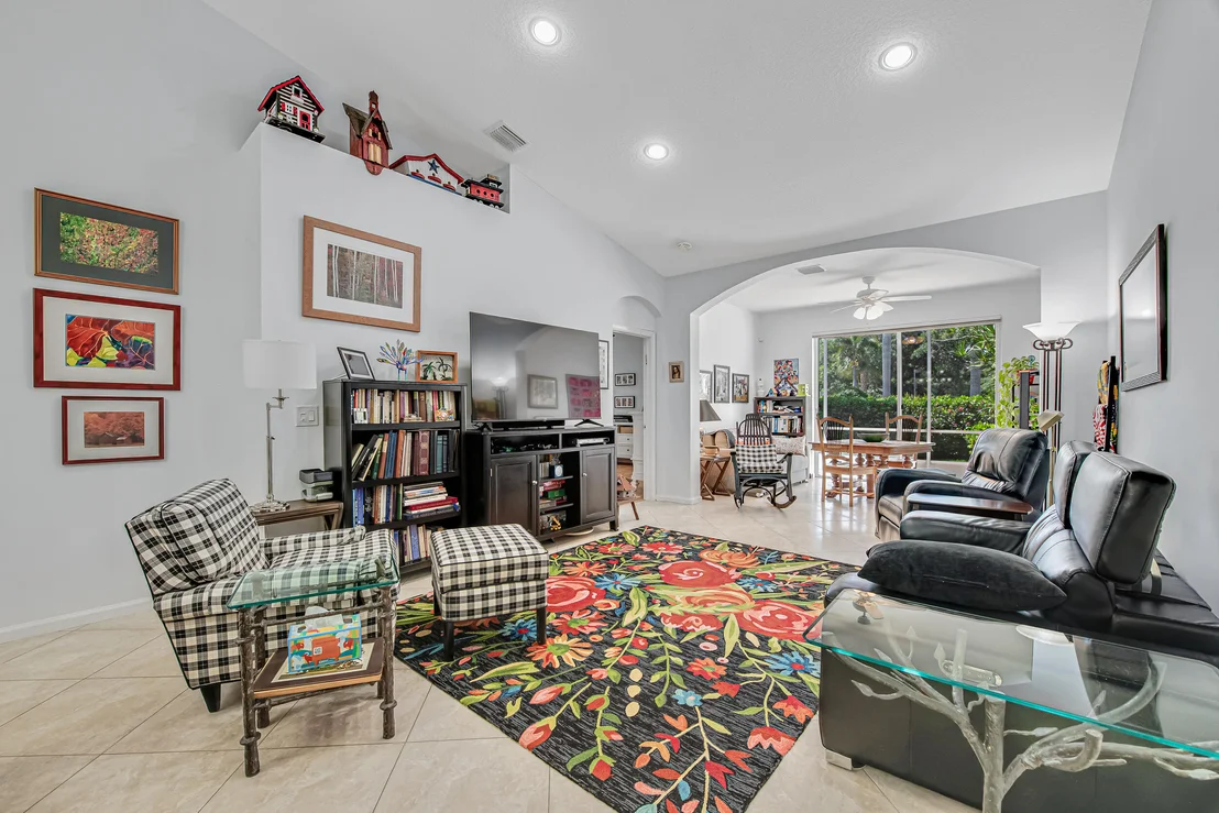 Photo of 9543 Crescent View Drive N