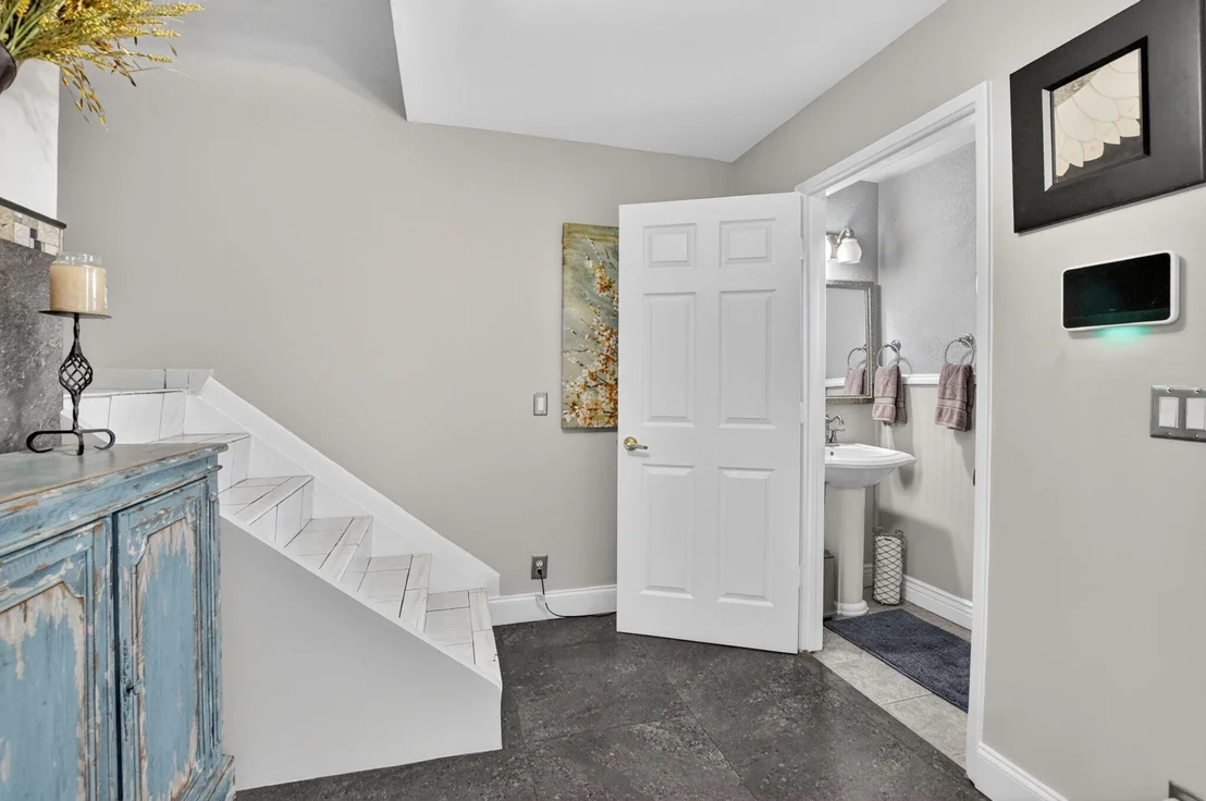 Photo of 9976 Robins Nest Road