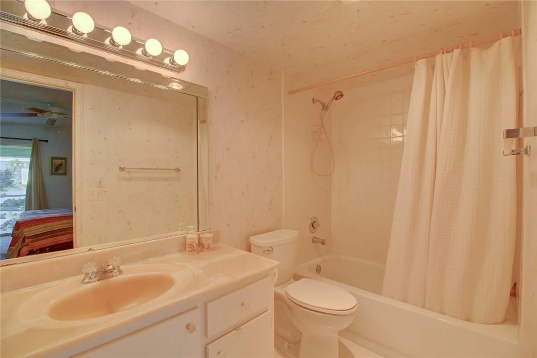Photo of Unit D1 at 1903 Bermuda Circle