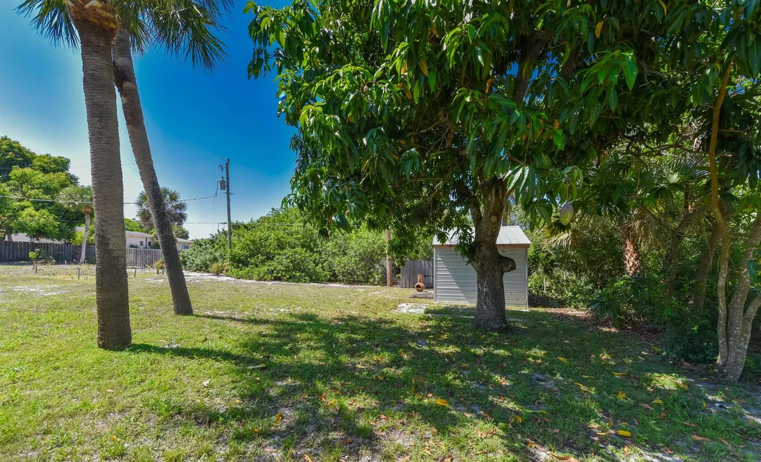 Photo of 1116 NE Oceanview Circle