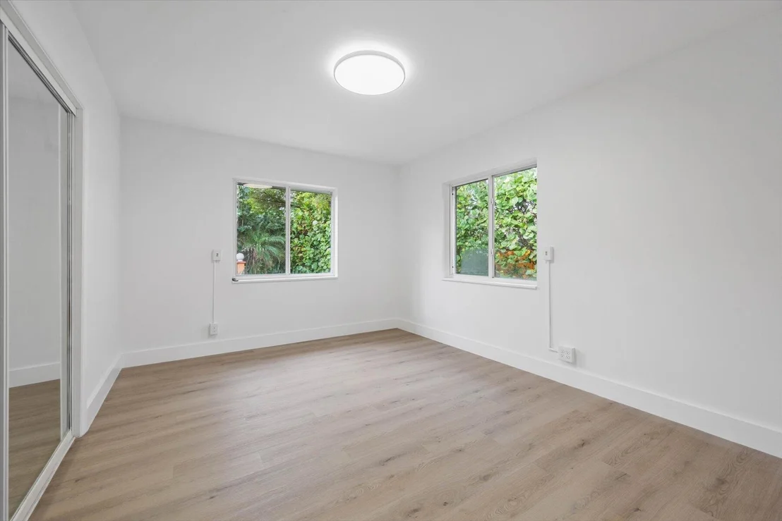 Photo of 390 Neptune Road