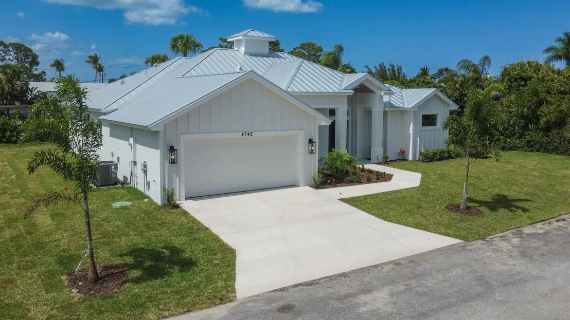 Photo of 4742 SE Starling Way