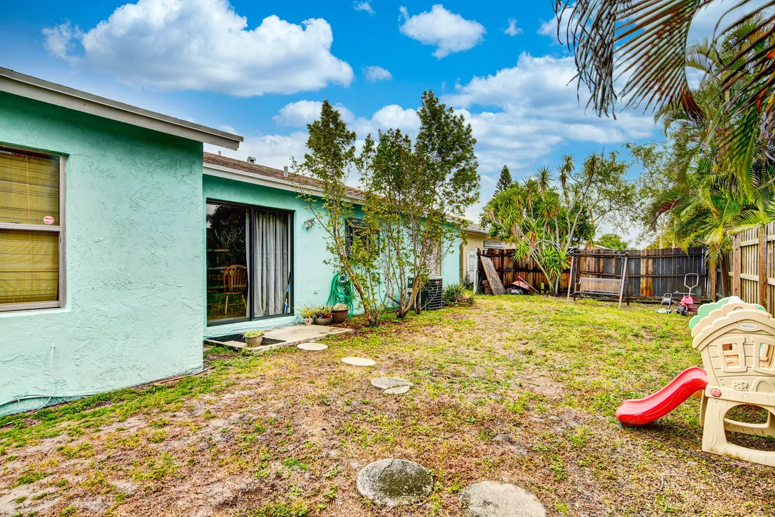 Photo of 6194 Moonbeam Drive