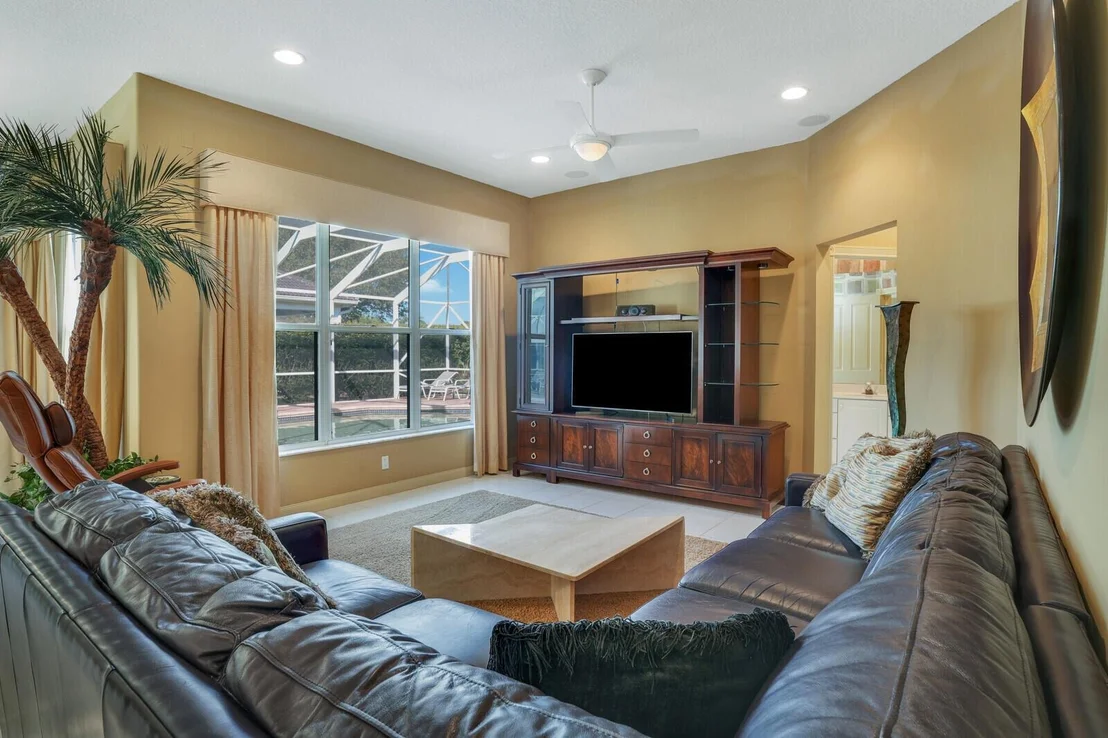 Photo of 6924 Cypress Cove Circle
