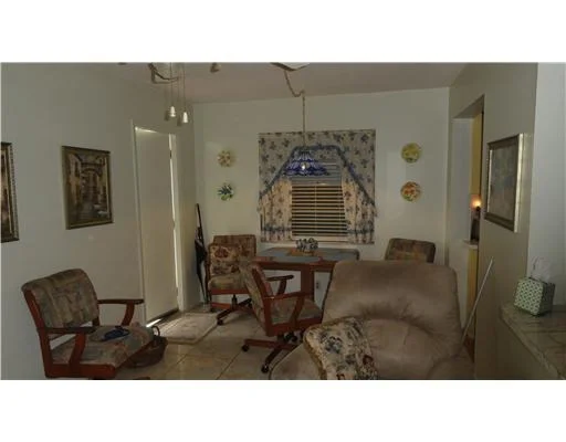 Photo of 104 NW 8th Place